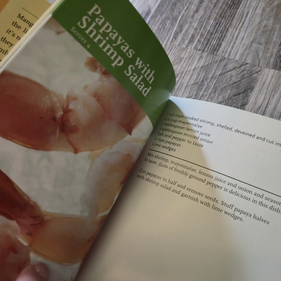 Little Hawaiian Cookbooks - Set of 2 Mini Cookbooks - Picture 7 of 9